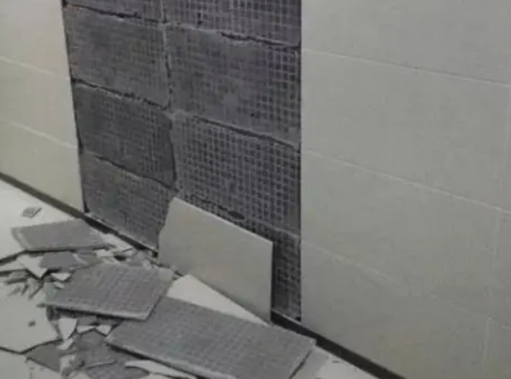 前进瓷砖空鼓维修公司分享下前进墙砖松动维修的知识